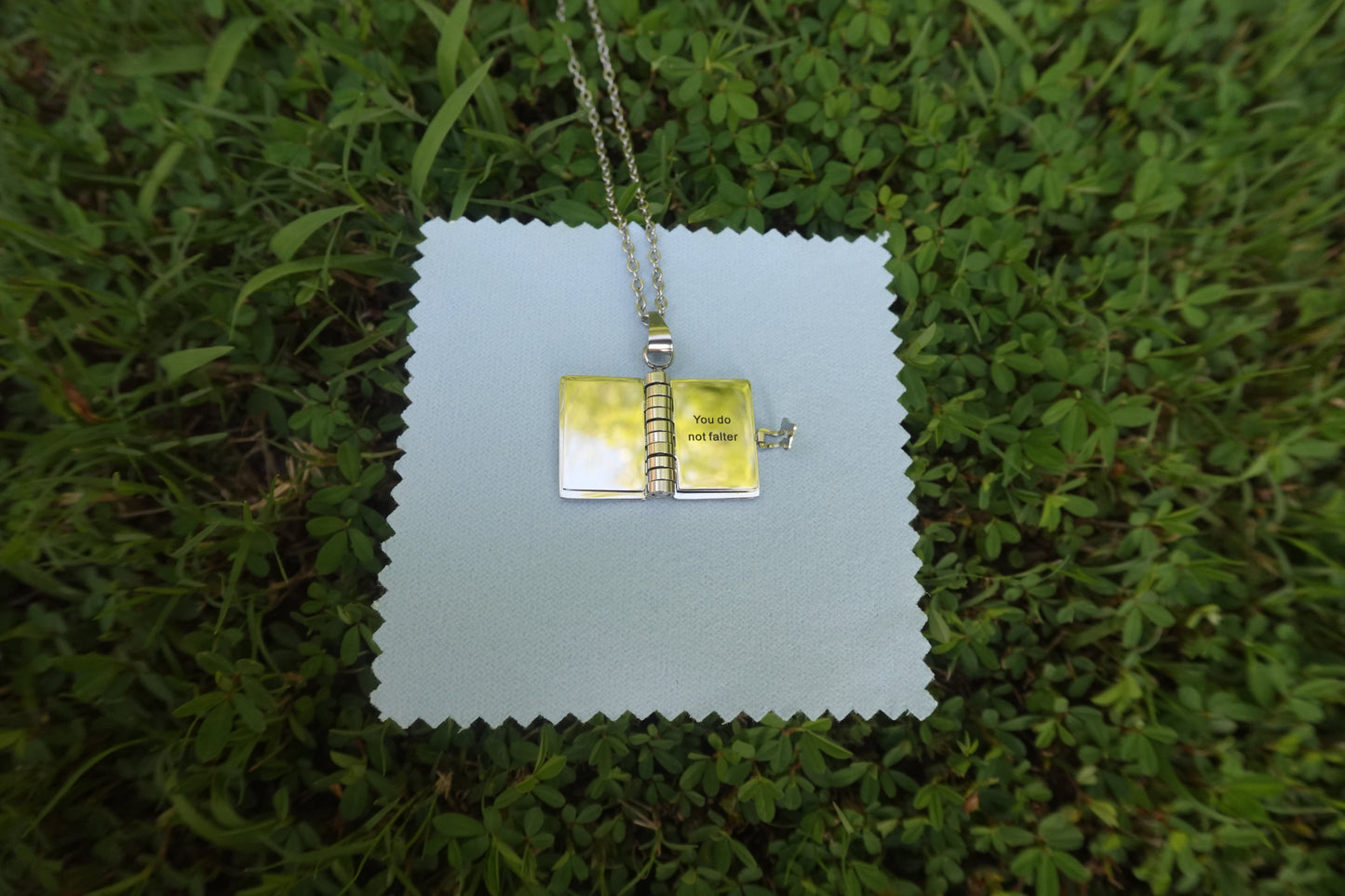 ACOTAR Quote Pendant