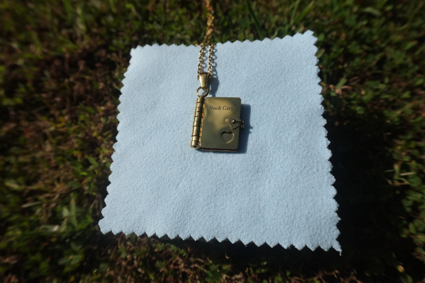 ACOTAR Quote Pendant