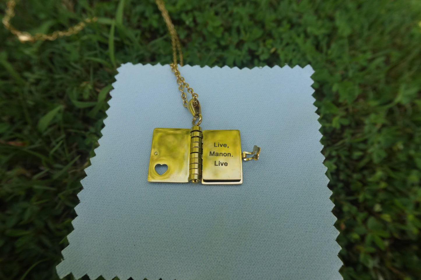 Throne of Glass Quote Pendant