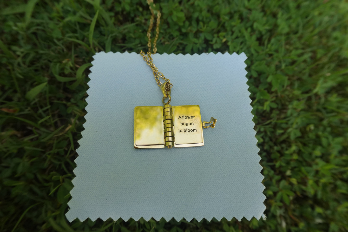 Throne of Glass Quote Pendant